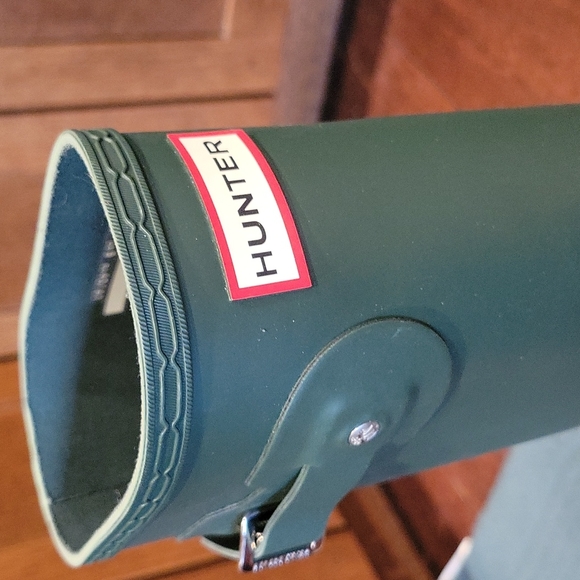 Hunter Boots Original Tall Matte Rain Boot in Hunter Green - Picture 2 of 4